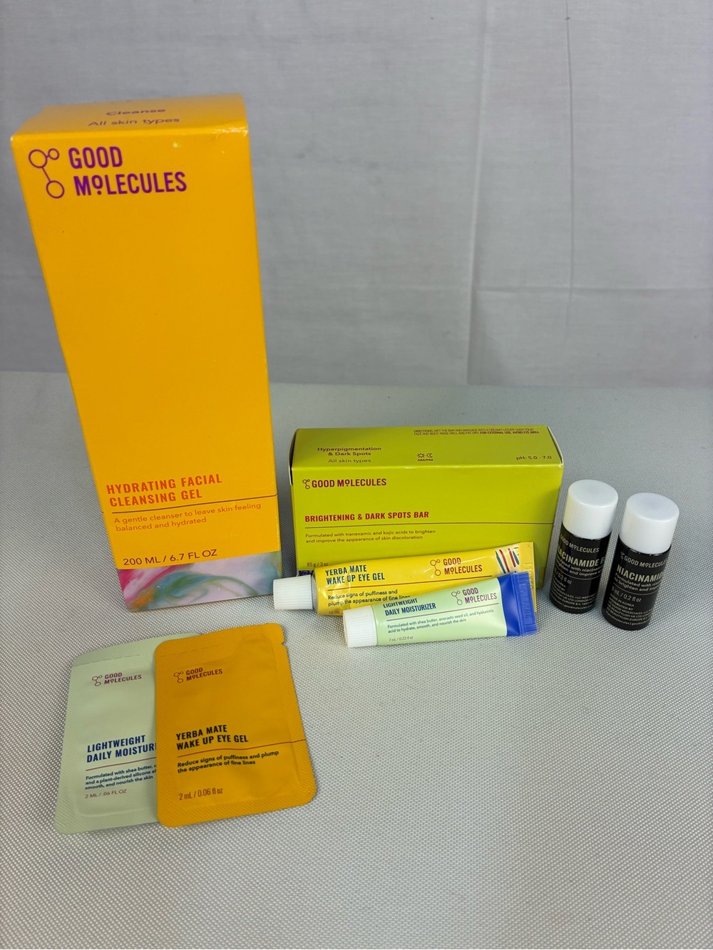 NIP 8 Pc  Good Molecules Skincare Full/Travel/Sample